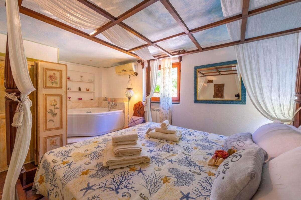 La Casa Fra Gli Ulivi Luxury Apartments With Pool Near Cinque Terre And Tuscany Monte Marcello Luaran gambar