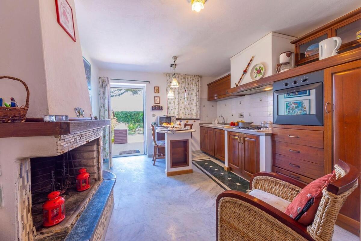 La Casa Fra Gli Ulivi Luxury Apartments With Pool Near Cinque Terre And Tuscany Monte Marcello Luaran gambar